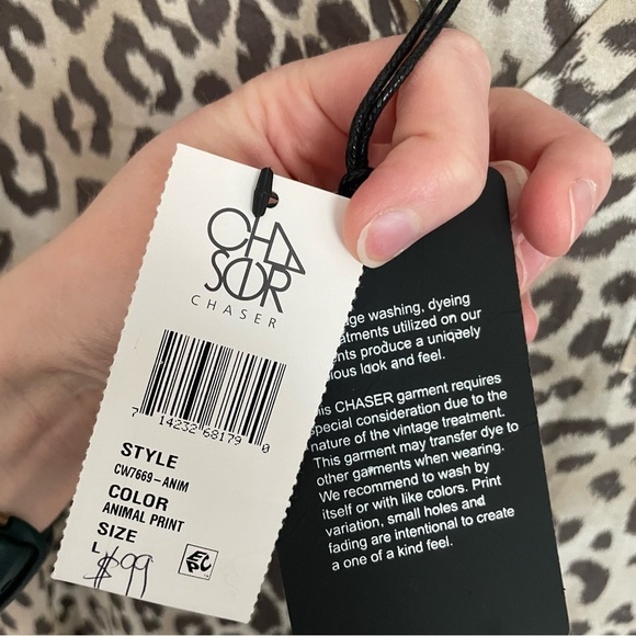 Chaser | NWT Flutter Sleeve Boho Leopard Print Button Down Top - Picture 9 of 12